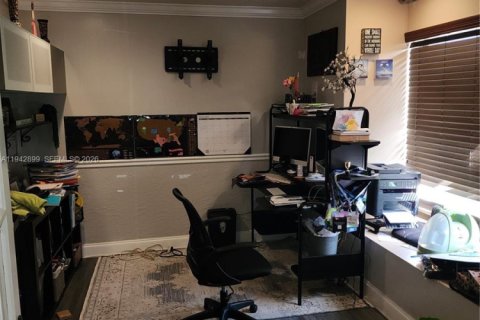 Casa en venta en Miramar, Florida, 4 dormitorios, 229.75 m2 № 1999498 - foto 14