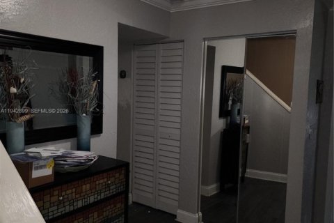 Casa en venta en Miramar, Florida, 4 dormitorios, 229.75 m2 № 1999498 - foto 10