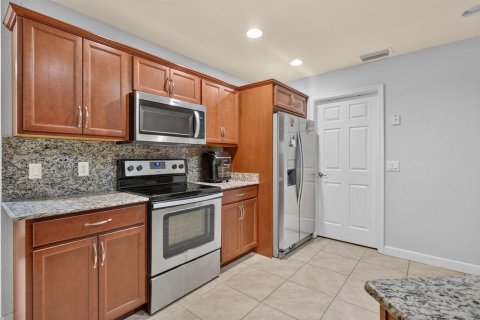 House in Port St. Lucie, Florida 2 bedrooms, 134.8 sq.m. № 2269909 - photo 8