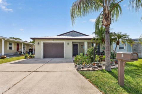 House in Port St. Lucie, Florida 2 bedrooms, 134.8 sq.m. № 2269909