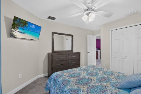 House in Port St. Lucie, Florida 2 bedrooms, 134.8 sq.m. № 2269909 - photo 18