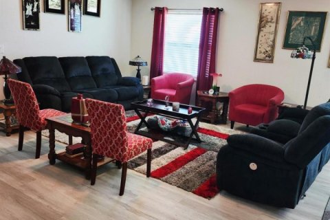 House in Port St. Lucie, Florida 2 bedrooms, 134.8 sq.m. № 2269909 - photo 15