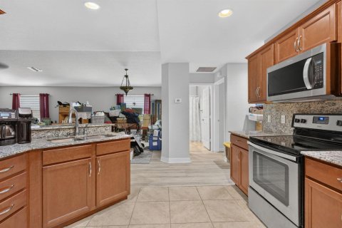 House in Port St. Lucie, Florida 2 bedrooms, 134.8 sq.m. № 2269909 - photo 12