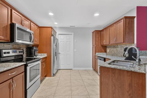 House in Port St. Lucie, Florida 2 bedrooms, 134.8 sq.m. № 2269909 - photo 9