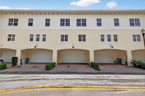 Adosado en venta en Pompano Beach, Florida, 3 dormitorios, 210.7 m2 № 1921690 - foto 5