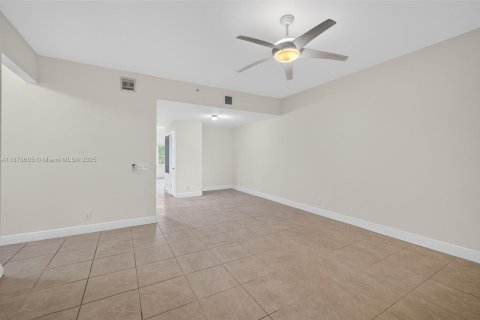 Adosado en venta en Pompano Beach, Florida, 3 dormitorios, 210.7 m2 № 1921690 - foto 16