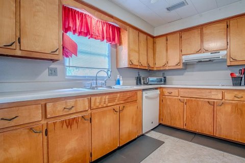 House in Groveland, Florida 2 bedrooms, 188.59 sq.m. № 1903574 - photo 13