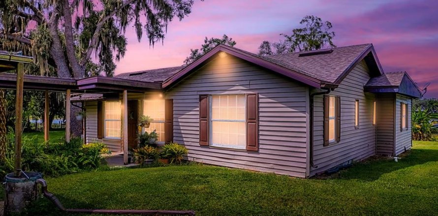 House in Groveland, Florida 2 bedrooms, 188.59 sq.m. № 1903574