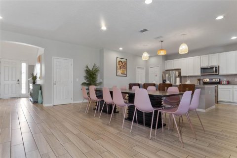 House in Davenport, Florida 11 bedrooms, 462 sq.m. № 761525 - photo 21