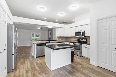 Villa ou maison à louer à Beverly Hills, Floride: 3 chambres, 149.29 m2 № 2386476 - photo 9
