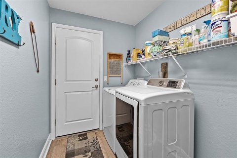 Casa en venta en Winter Haven, Florida, 3 dormitorios, 189.06 m2 № 1911274 - foto 23