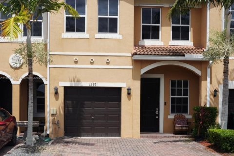 Casa en venta en Homestead, Florida, 4 dormitorios, 178 m2 № 1857207 - foto 1