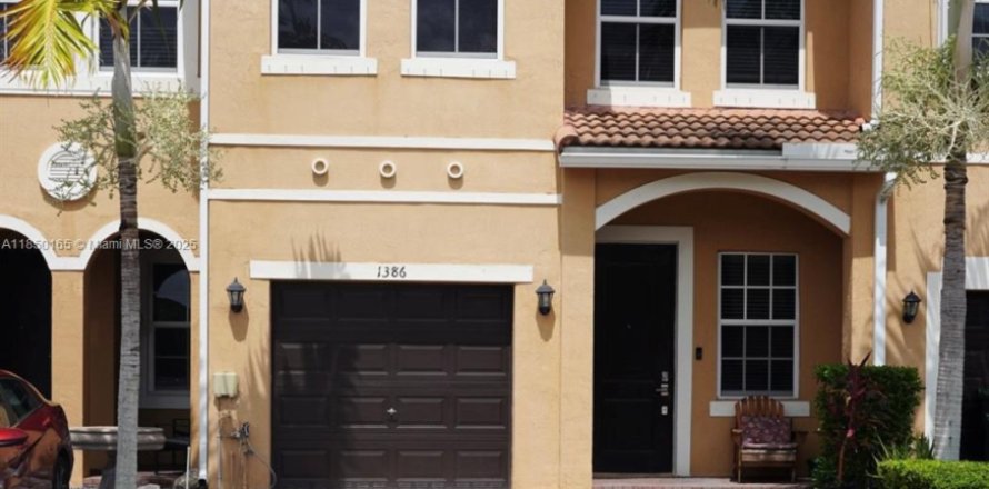 Casa en Homestead, Florida 4 dormitorios, 178 m2 № 1857207