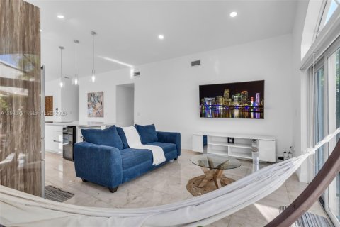 House in Pembroke Pines, Florida 3 bedrooms, 164.07 sq.m. № 1996016 - photo 17