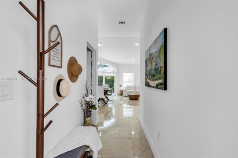 House in Pembroke Pines, Florida 3 bedrooms, 164.07 sq.m. № 1996016 - photo 10