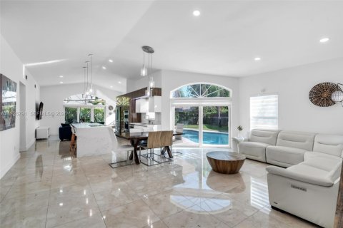 House in Pembroke Pines, Florida 3 bedrooms, 164.07 sq.m. № 1996016 - photo 16