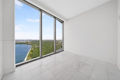 Copropriété à vendre à Miami, Floride: 4 chambres, 255.67 m2 № 2066427 - photo 25
