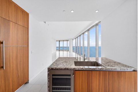 Copropriété à vendre à Miami, Floride: 4 chambres, 255.67 m2 № 2066427 - photo 11