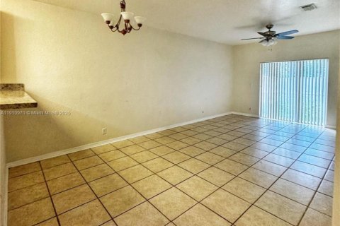 Купить кондоминиум в Санрайз, Флорида 2 спальни, 82.31м2, № 1966910 - фото 17