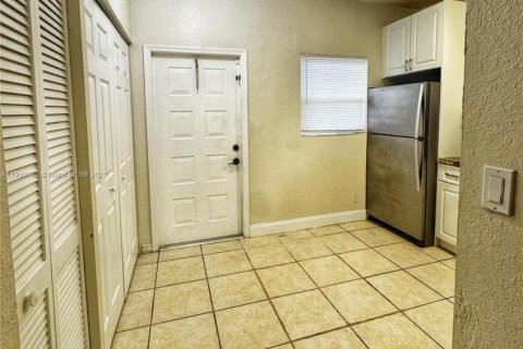 Купить кондоминиум в Санрайз, Флорида 2 спальни, 82.31м2, № 1966910 - фото 13