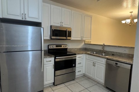 Купить кондоминиум в Санрайз, Флорида 2 спальни, 82.31м2, № 1966910 - фото 8