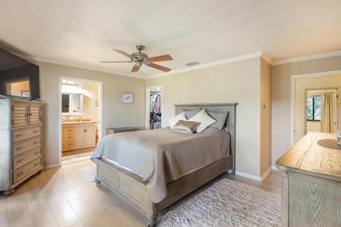 House in Safety Harbor, Florida 3 bedrooms, 225.01 sq.m. № 2430502 - photo 24