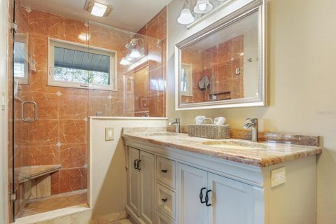 House in Safety Harbor, Florida 3 bedrooms, 225.01 sq.m. № 2430502 - photo 27