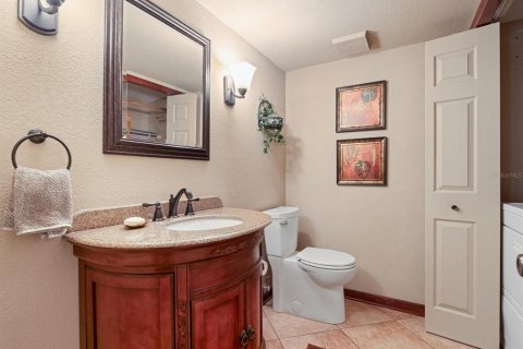 House in Safety Harbor, Florida 3 bedrooms, 225.01 sq.m. № 2430502 - photo 17