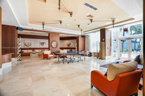 Купить кондоминиум в Халландейл-Бич, Флорида 3 спальни, 162.02м2, № 1957817 - фото 11