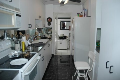 Condominio en venta en Pompano Beach, Florida, 2 dormitorios, 132.48 m2 № 2066621 - foto 19