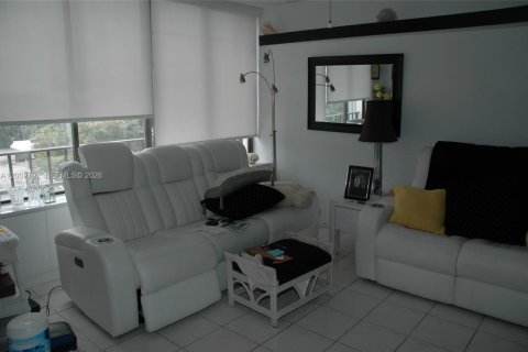 Condominio en venta en Pompano Beach, Florida, 2 dormitorios, 132.48 m2 № 2066621 - foto 15