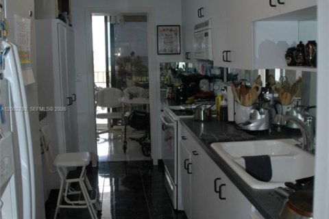 Condominio en venta en Pompano Beach, Florida, 2 dormitorios, 132.48 m2 № 2066621 - foto 17