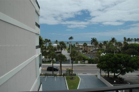 Condominio en venta en Pompano Beach, Florida, 2 dormitorios, 132.48 m2 № 2066621 - foto 2