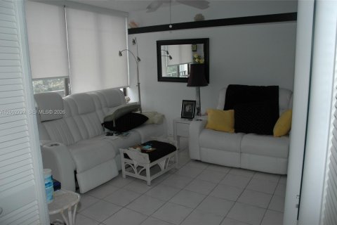 Condominio en venta en Pompano Beach, Florida, 2 dormitorios, 132.48 m2 № 2066621 - foto 14