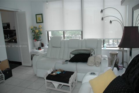 Condominio en venta en Pompano Beach, Florida, 2 dormitorios, 132.48 m2 № 2066621 - foto 16