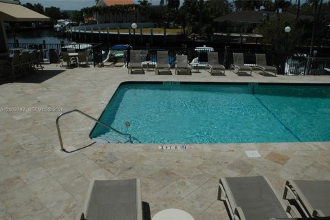 Condominio en venta en Pompano Beach, Florida, 2 dormitorios, 132.48 m2 № 2066621 - foto 24