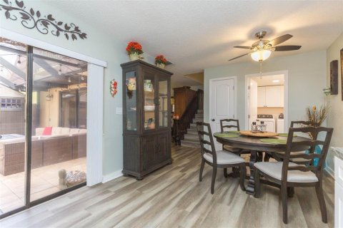 Townhouse in Palm Harbor, Florida 2 bedrooms, 124.86 sq.m. № 1534716 - photo 12