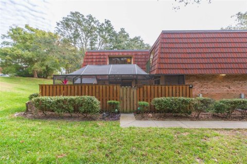 Townhouse in Palm Harbor, Florida 2 bedrooms, 124.86 sq.m. № 1534716 - photo 3