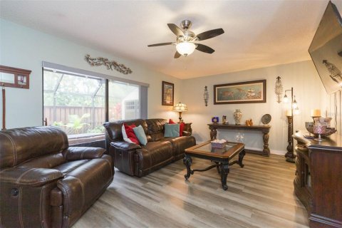 Townhouse in Palm Harbor, Florida 2 bedrooms, 124.86 sq.m. № 1534716 - photo 7