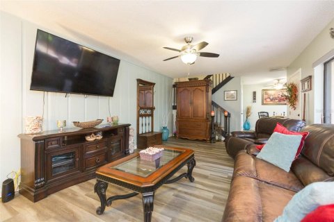Townhouse in Palm Harbor, Florida 2 bedrooms, 124.86 sq.m. № 1534716 - photo 8
