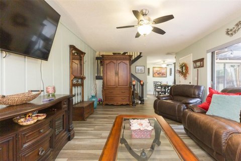 Townhouse in Palm Harbor, Florida 2 bedrooms, 124.86 sq.m. № 1534716 - photo 10
