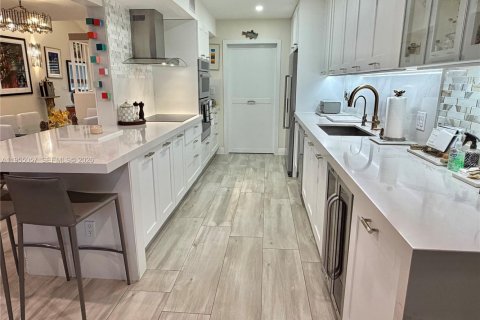 Touwnhouse à vendre à Miami, Floride: 3 chambres, 187.57 m2 № 2010660 - photo 19