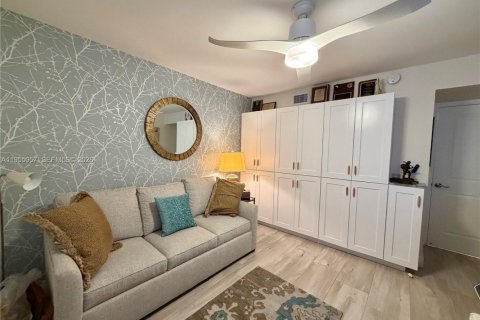 Touwnhouse à vendre à Miami, Floride: 3 chambres, 187.57 m2 № 2010660 - photo 7