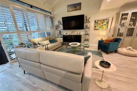 Touwnhouse à vendre à Miami, Floride: 3 chambres, 187.57 m2 № 2010660 - photo 16