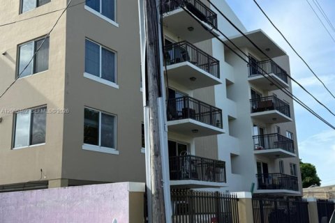 Condominio en Miami, Florida, 2 dormitorios  № 2168663