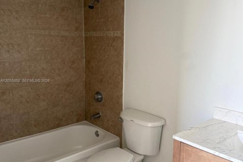 Condominio en alquiler en Miami, Florida, 2 dormitorios № 2168663 - foto 5