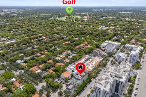 Condo in Coral Gables, Florida, 2 bedrooms  № 1707970 - photo 27
