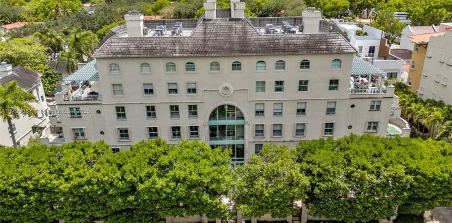 Condo in Coral Gables, Florida, 2 bedrooms  № 1707970