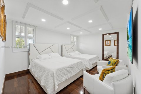 Condo in Coral Gables, Florida, 2 bedrooms  № 1707970 - photo 23