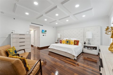 Condo in Coral Gables, Florida, 2 bedrooms  № 1707970 - photo 16